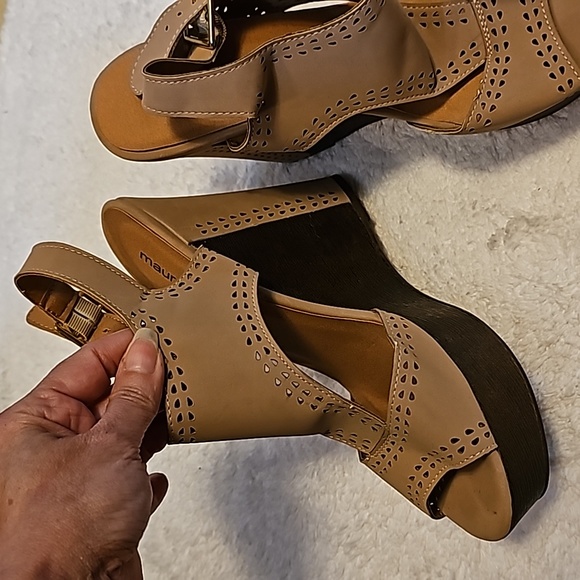 NWOT or box Maurices womans size 8.  Never worn.  Excellent condition. - Picture 5 of 5